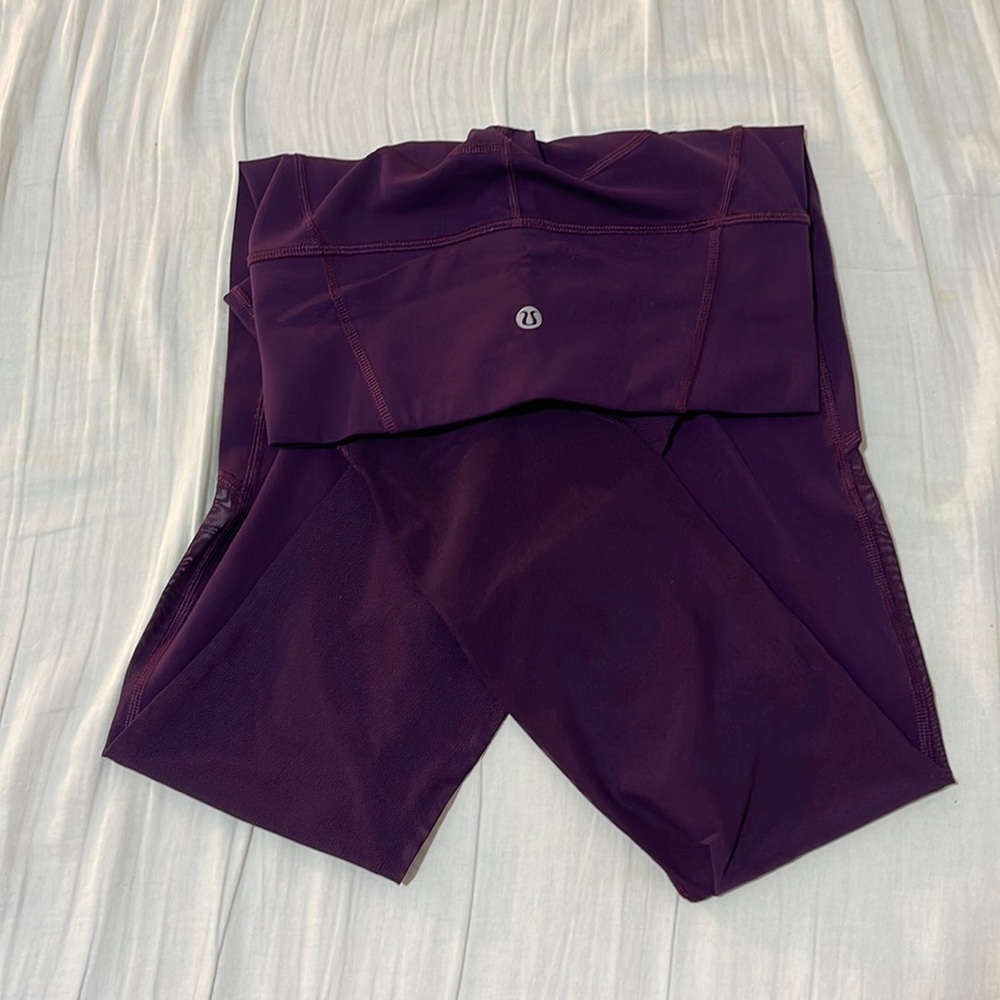 Lululemon pants size 4 plum color perfect condition
